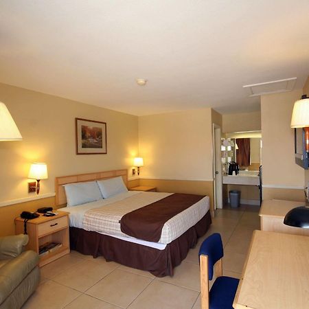 Edinburg Executive Inn Extérieur photo