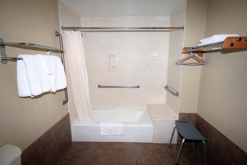 Edinburg Executive Inn Extérieur photo