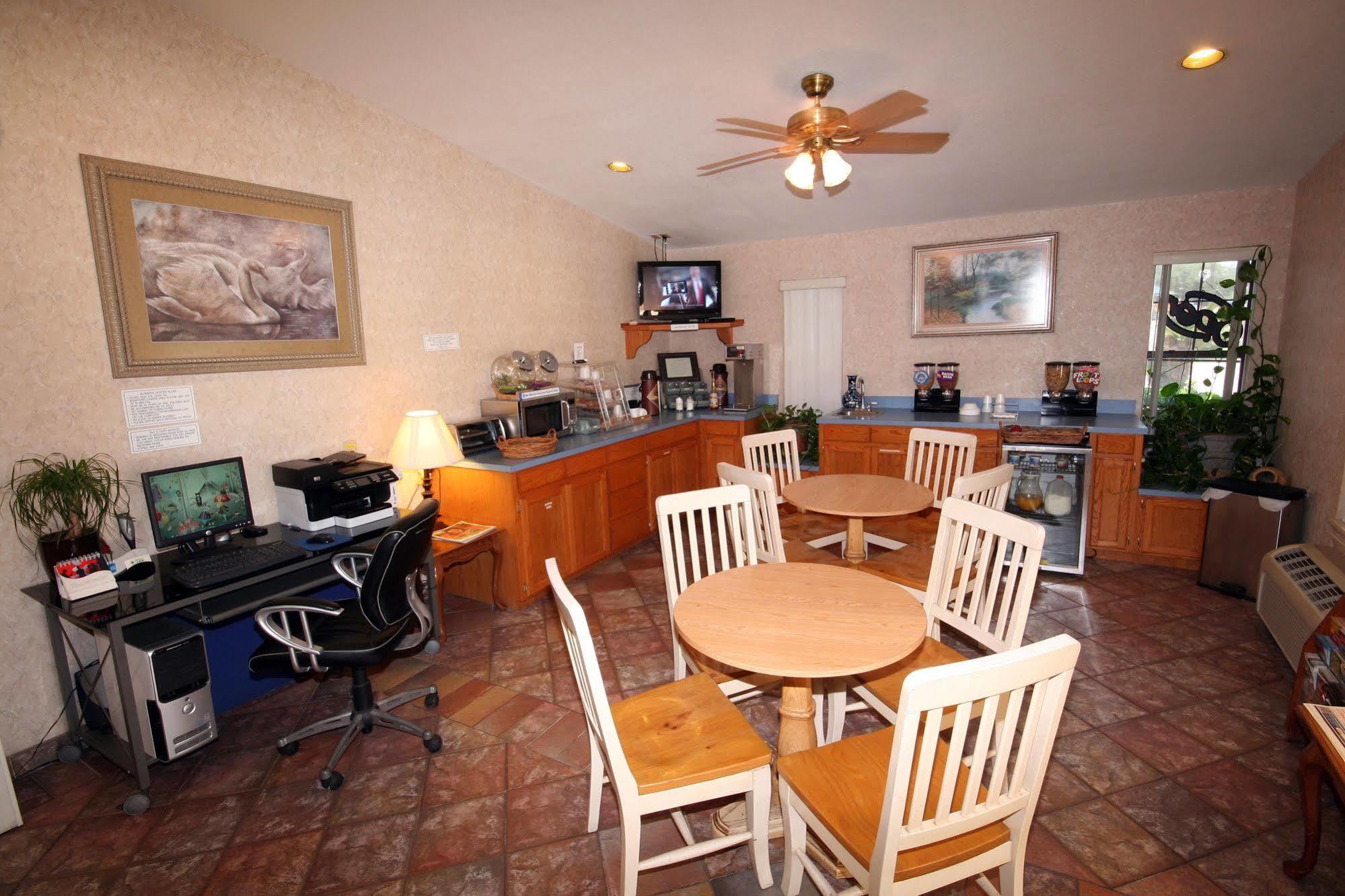 Edinburg Executive Inn Extérieur photo